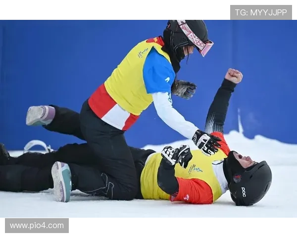 单板滑雪世界杯视频（单板滑雪世界杯障碍追逐）sports